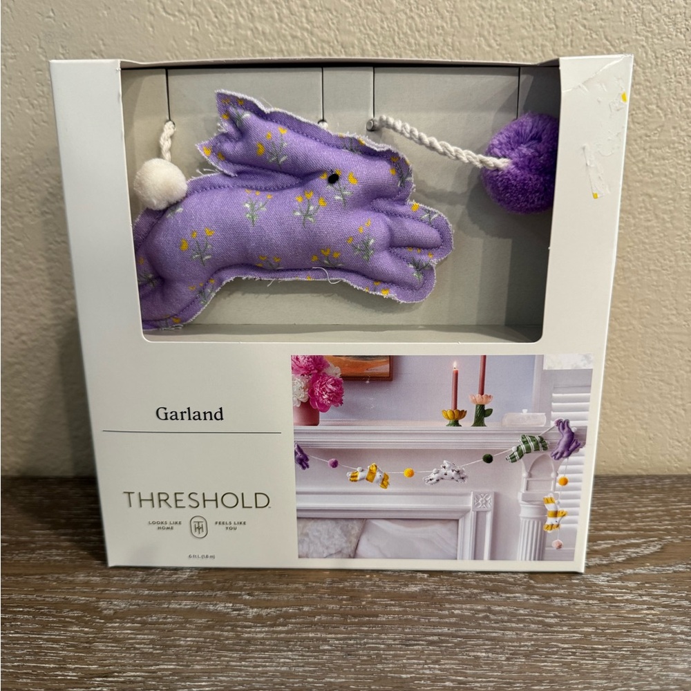 New Threshold Easter Bunny Garland Threshold